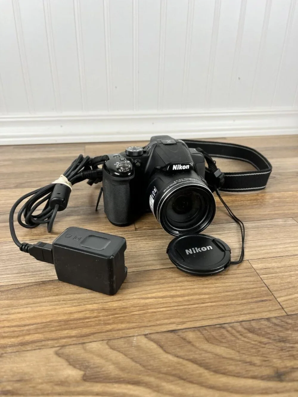 Nikon COOLPIX P520 18.1MP Digital Camera Black 42x Optical Zoom (PARTS AS IS)